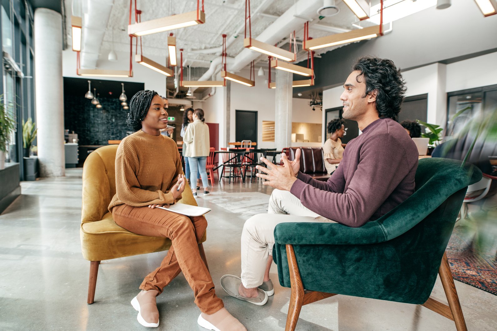 Effective communication between  coworking millennials